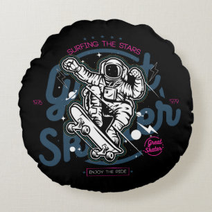Astronaut auf Skateboard   Stars surfen Rundes Kissen