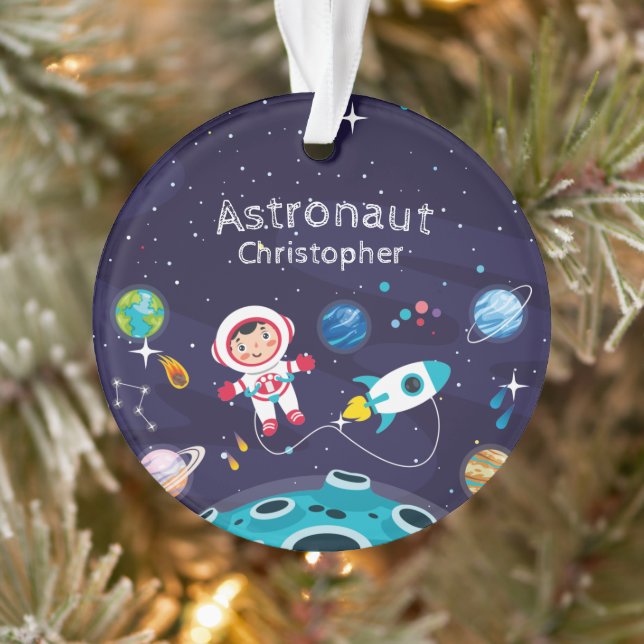 Astronaut child on the moon, monogrammed name (Arbre)