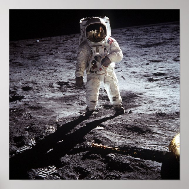 Astronaut, der auf dem Mond landet Poster (Vorne)
