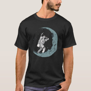 Astronaut, der den Mond schüttet, Sterne, Weltraum T-Shirt