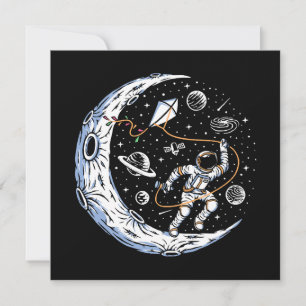 Astronaut, der einen Drachen auf dem Mond fliegt