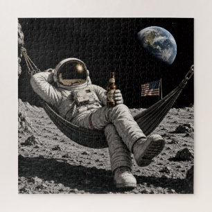 Astronaut entspannt mit Bier auf dem Mond