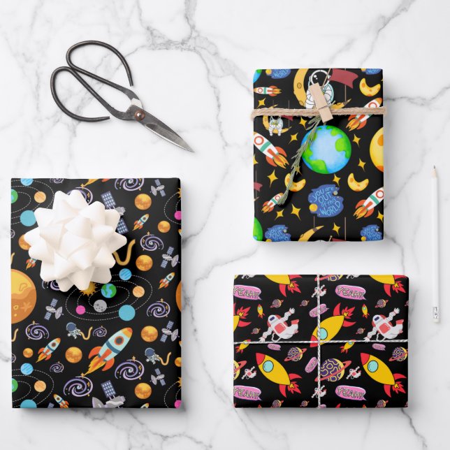 Astronaut im Weltraum Geschenkpapier Set (Vorderseite)