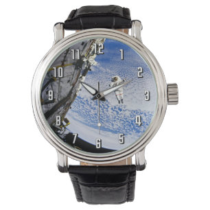 Astronaut im Weltraumspaziergang Armbanduhr