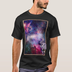 Astronaut in der galaktischen Science Fiction des T-Shirt
