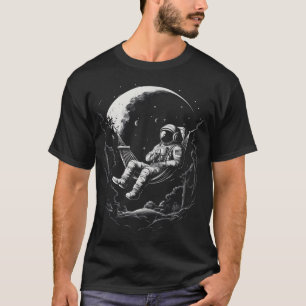 Astronaut in einer Hängematte T-Shirt