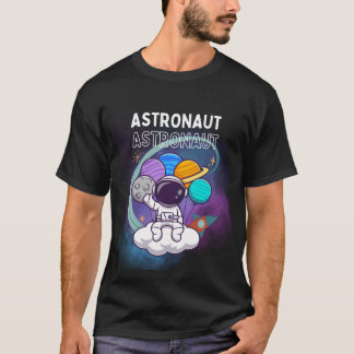 Astronaut in einer Wolke mit Planeten-Balloons T-Shirt