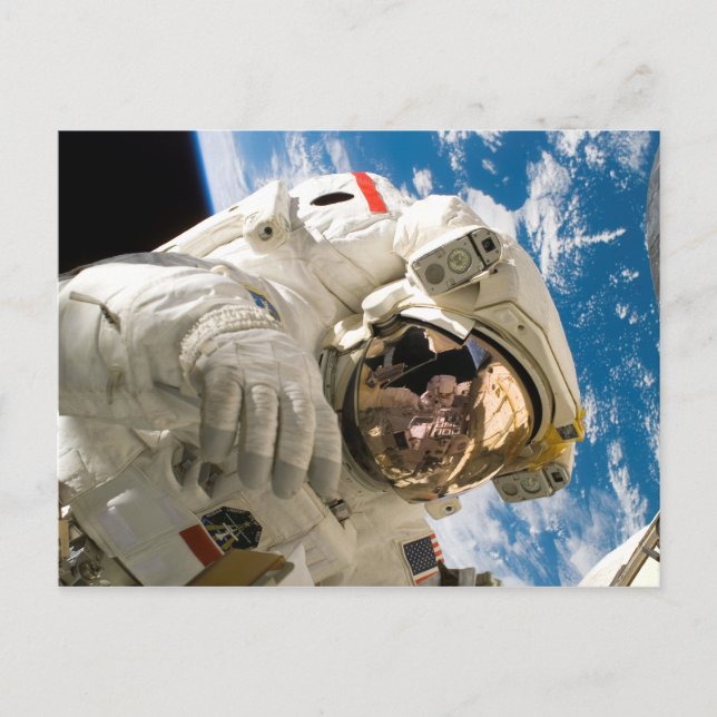 Astronaut in Space Foto Space Shuttle Discovery Postkarte (Vorderseite)