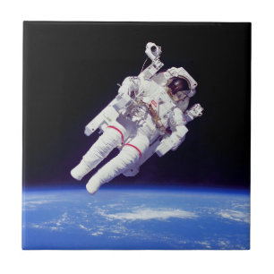 Astronaut Jetpack Weltraumspaziergang Erde Umlaufb Fliese