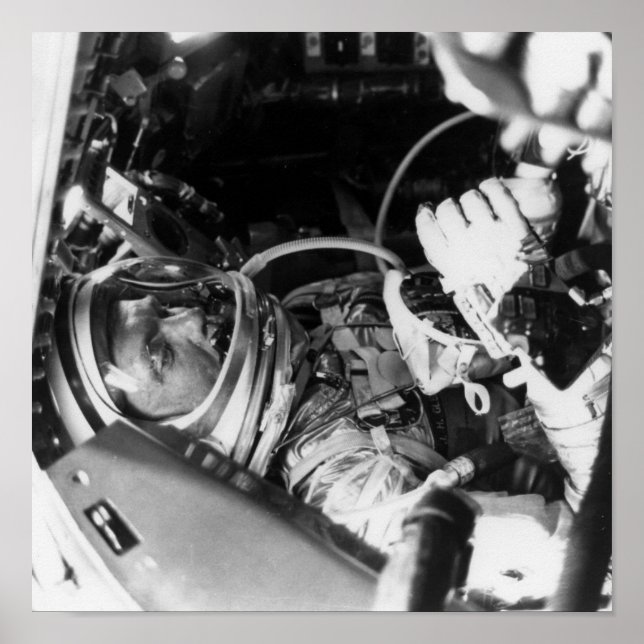 Astronaut John Glenn inside Friendship 7 Poster (Vorne)