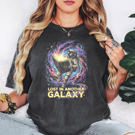 Astronaut Kosmischer Bibliothekar beim Lesen in de T-Shirt