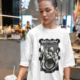 Astronaut mit Waffen T-Shirt