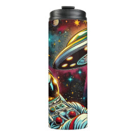 Astronaut schwimmt im Weltraum mit einem UFO Kunst Thermosbecher