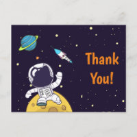 Astronaut schwimmt im Weltraum