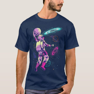 Astronaut spielt Basketball Slam Dunkelheit im Wel T-Shirt
