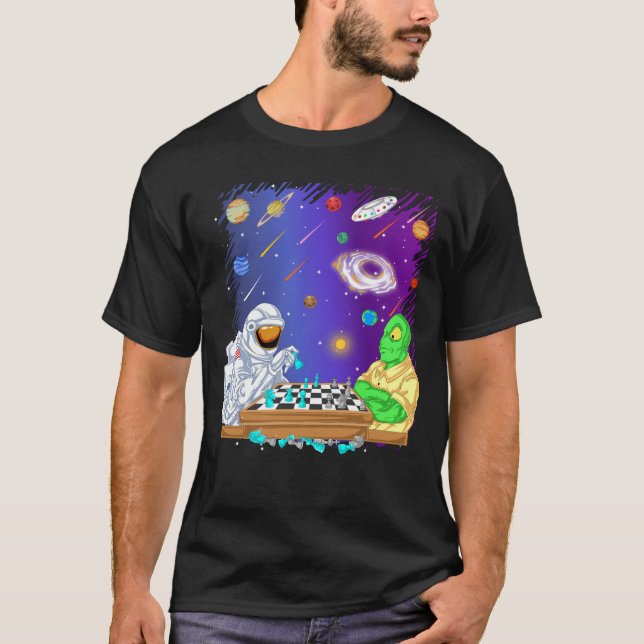 Astronaut und Alien Schach T-Shirt (Vorderseite)