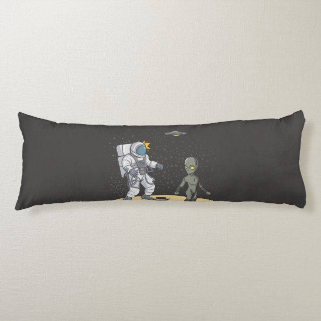 Astronaut und Alien Seitenschläferkissen (Vorderseite)