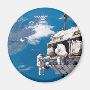 Astronaut-Weltraum über der Erde Magnet
