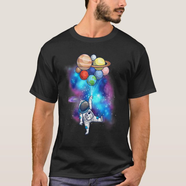 Astronaut With Planets In Hand For Men Women Space T-Shirt (Vorderseite)