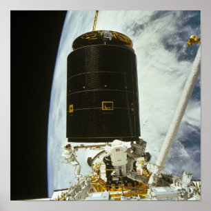 Astronauten erfassen und reparieren INTELSAT VI (S Poster