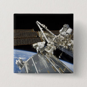Astronauten führen eine Reihe Aufgaben durch Button