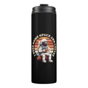 Astronauten trinken Kaffee Thermosbecher