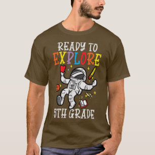 Astronautin bereit für den 5. T-Shirt