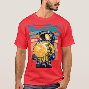 Astronautin mit Moon Retro Kosmic T-Shirt