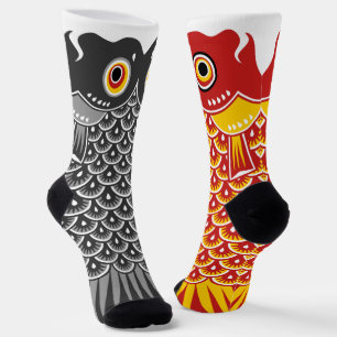 Asymmetrischer schwarzer und roter Koinobori-Karpf Socken