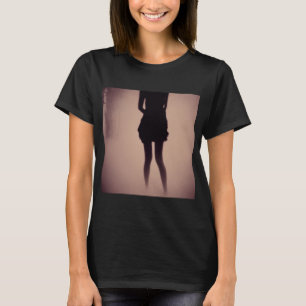 Atem des Schattens unter dem Nebel T-Shirt