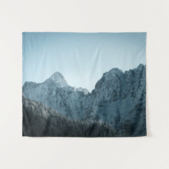 Atemberaubende Berge und Fichtenwälder Wandteppich (Vorderseite (Horizontal))