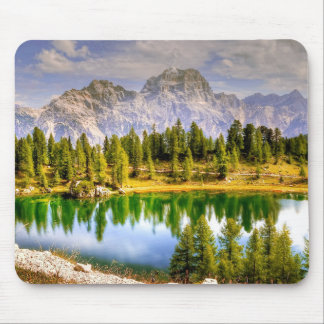Atemberaubende Landschaftliche Sicht auf die Dolom Mousepad