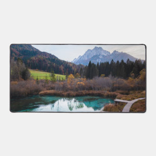 Atemberaubende Zelenzi, Slowenien im Herbst Schreibtischunterlage