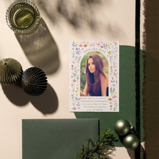 Atemberaubender floraler Torbogen Quinceañera indi Einladung