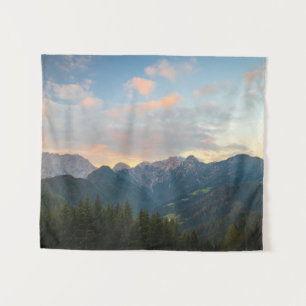 Atemberaubender Sonnenaufgang im Logartal, Sloweni Wandteppich