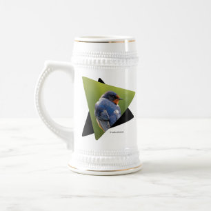 Atemberaubender Stallschlauch an einer Zweigstelle Bierglas