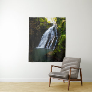Atemberaubender Wasserfall mit Sonnenlicht Wandteppich