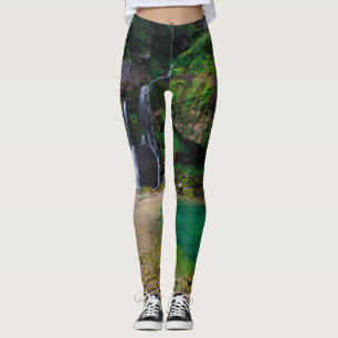 Atemberaubender Wasserfall Virje, Slowenien Poster Leggings