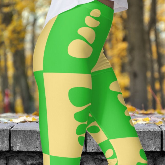 Atemberaubendes Green und Dune Pebbles Muster Leggings (Pebbles Evergreen and Dune)