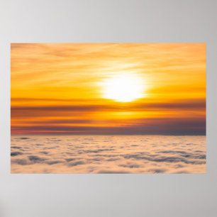 Atemberbender Sonnenuntergang über den Wolken Poster