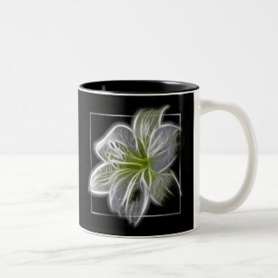 Atembermende weiße Lilien-Fraktal-Kunst Schwarz Zweifarbige Tasse
