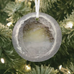 Äthereal 3D Aussehen Winter Szene Ornament Aus Glas<br><div class="desc">Ein schönes 3D-Look-Bild einer Winterszene strahlt und reflektiert Ihre Lichter und ergänzt Ihren Weihnachtsbaum und die Erholung Ihrer Zuhause. Schöne Farben.</div>