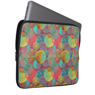 Ätherische goldene Blüten - Nahtlose Florale Harmo Laptopschutzhülle