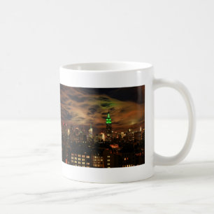 Ätherische Wolken: NYC Skyline, Reich-Staat Gbd Kaffeetasse