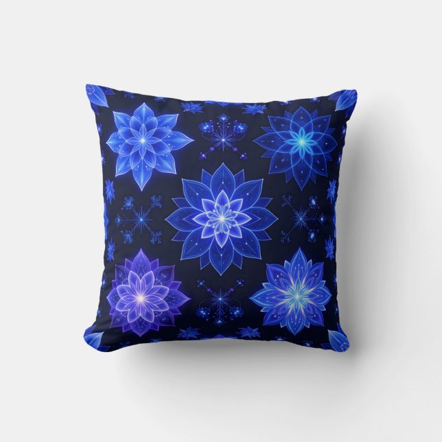 Ätherisches Glow Floral Throw Kissen (Vorderseite)