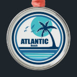 Atlantic Beach North Carolina Palm Tree Birds Ornament Aus Metall<br><div class="desc">Das Atlantic Beach liegt 20 km nördlich von Emerald Isle und ist eines der am weitesten entwickelten Strandgebiete von North Carolina. Es bietet zahlreiche Annehmlichkeiten für Familien,  wie zum Beispiel einen Angelplatz und Fahrrad- und Wassersportausrüstungen.</div>