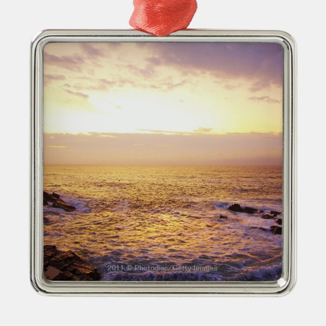 Atlantik am Sonnenaufgang, Ansicht von Portland Silbernes Ornament (Vorne)