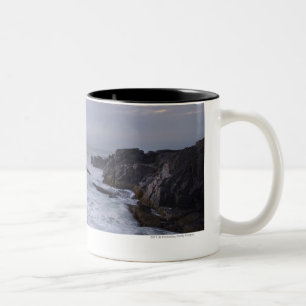 Atlantik am Sonnenaufgang in Maine Zweifarbige Tasse