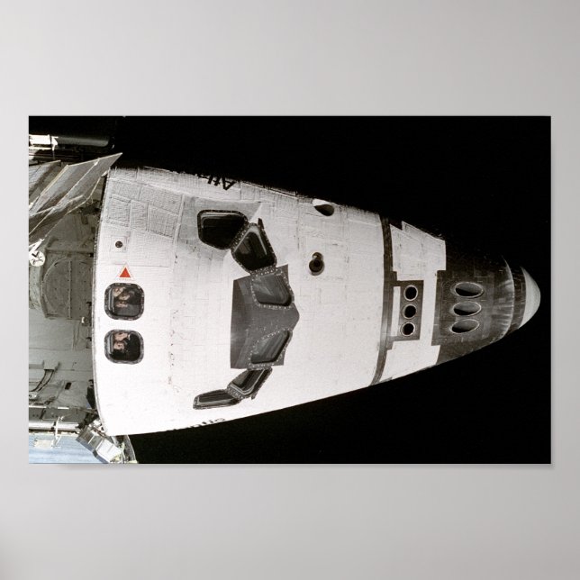 Atlantis-Crew - Blick auf die Raumstation Mir Poster (Vorne)