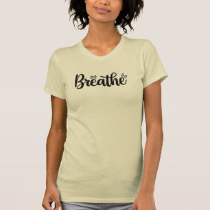Atmen Sie die Minimalistische Frauen-Slim-Fit T-Shirt